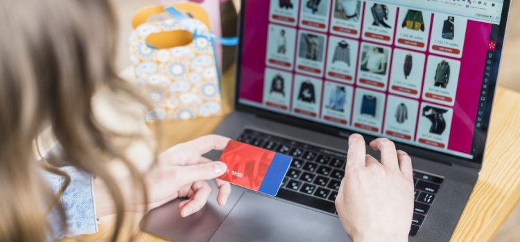 Trying on clothes and accessories online – is this the future of online shopping?