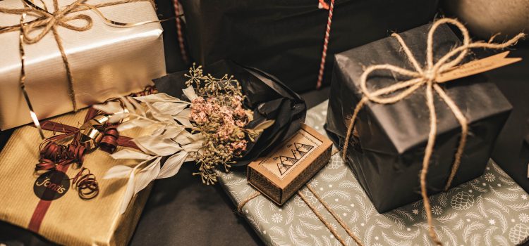 Interesting housewarming gift – what to get your friends?